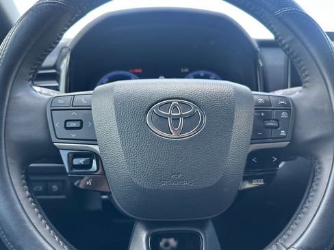 Used 2025 Toyota Camry XSE AWD/4WD image 32