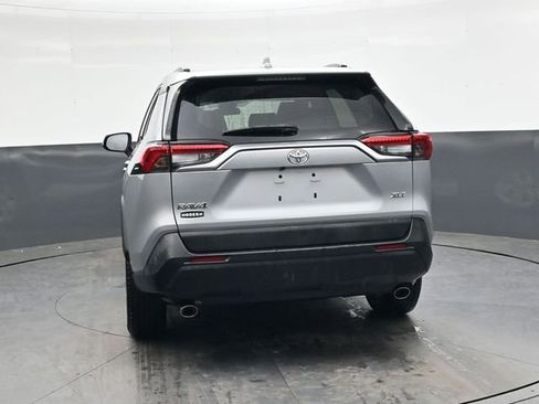 Used 2019 Toyota RAV4 XLE image 5