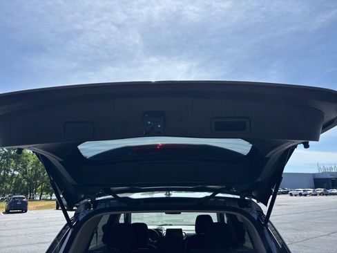 Used 2022 Nissan Rogue SV FWD image 18