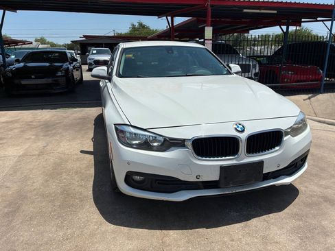 Used 2017 BMW 320i Sedan RWD image 4