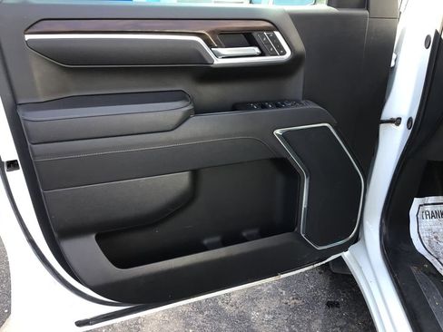 Used 2025 GMC Sierra 1500 SLT image 10