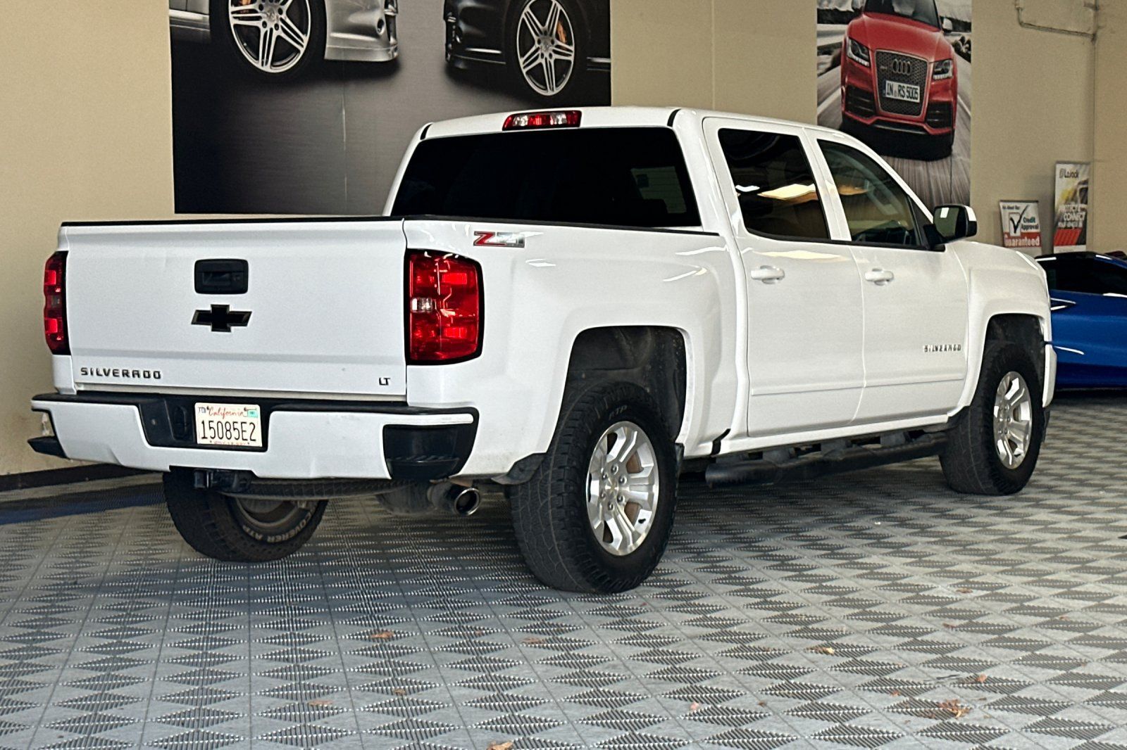 Used 2017 Chevrolet Silverado 1500 LT w/ All Star Edition AWD/4WD image 4