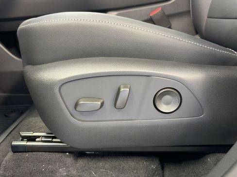 New 2026 Chevrolet Traverse LT w/ Sun and Wheel Package image 12