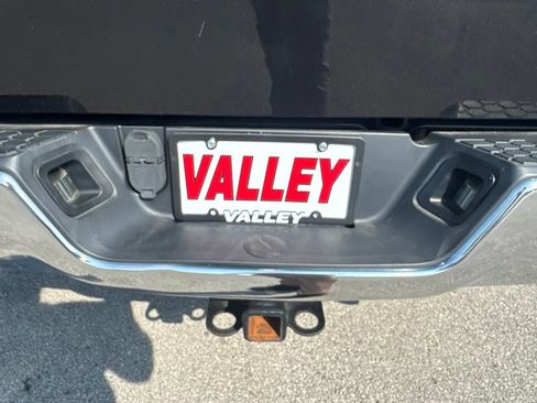 Used 2018 RAM 1500 Laramie AWD/4WD image 47