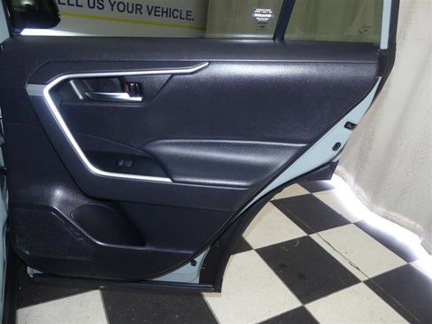 Used 2022 Toyota RAV4 XLE image 28