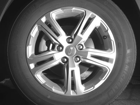 Used 2024 GMC Terrain SLE FWD image 17