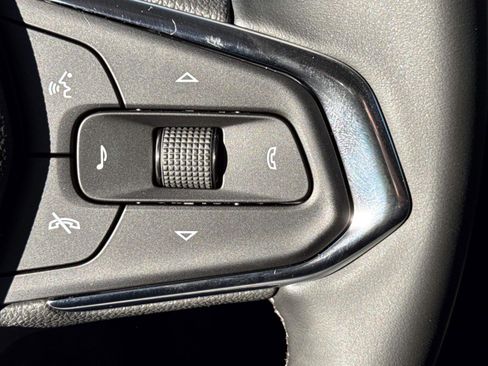 New 2026 Chevrolet Trax LT w/ LT Convenience Package FWD image 13