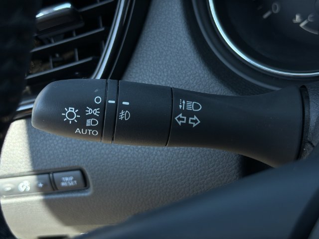 Used 2019 Nissan Rogue SL w/ Premium Package FWD image 33