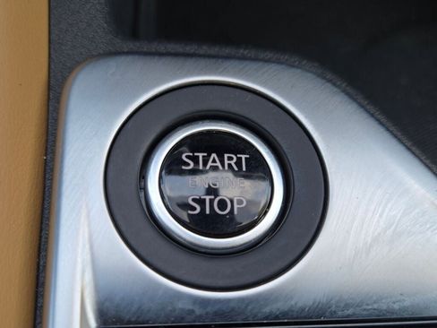 Used 2025 Nissan Sentra SV w/ SV Premium Package image 29