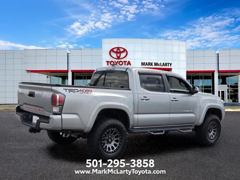 Used 2022 Toyota Tacoma TRD Sport w/ Technology Package AWD/4WD image 5