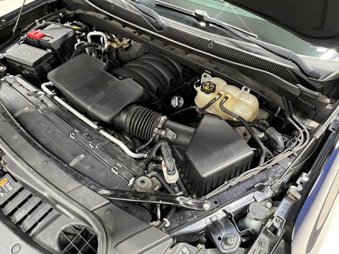 Used 2022 Chevrolet Suburban RST w/ Luxury Package image 28