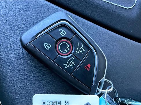 Used 2025 Chevrolet Corvette Stingray Coupe w/ 1LT image 13