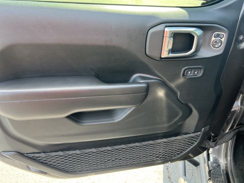Used 2021 Jeep Wrangler Sport AWD/4WD image 10