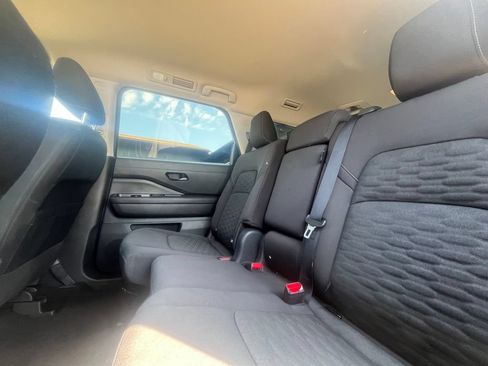 Used 2025 Nissan Pathfinder SV AWD/4WD image 4