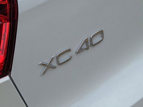 New 2026 Volvo XC40 B5 Plus w/ Protection Package Premier image 11