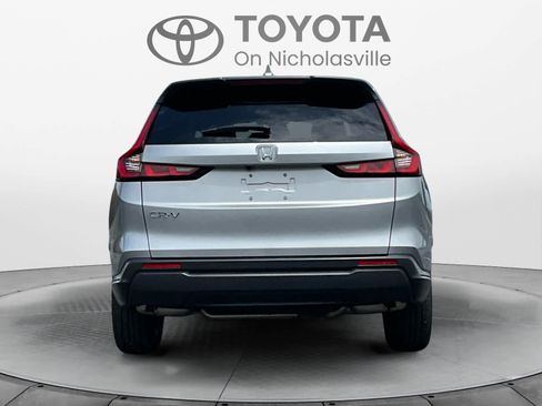 Used 2025 Honda CR-V EX image 4