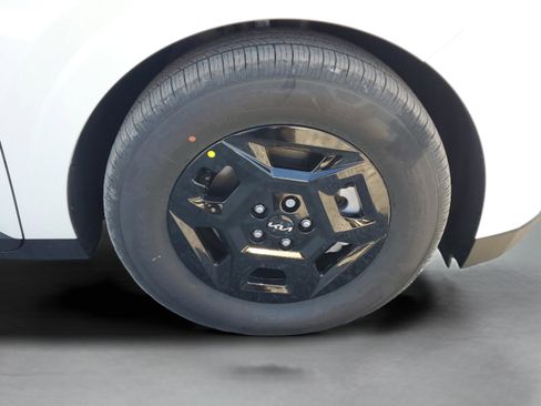 New 2026 Kia Carnival FWD image 31