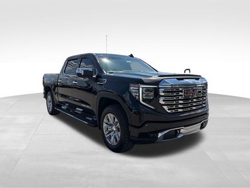 Used 2024 GMC Sierra 1500 Denali w/ Technology Package AWD/4WD image 3