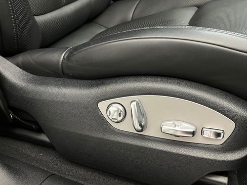 Used 2022 Porsche Macan GTS image 37