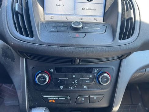 Used 2017 Ford Escape SE w/ Equipment Group 201A FWD image 16