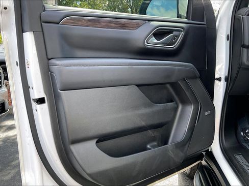 Used 2022 Chevrolet Suburban LT w/ Luxury Package image 22