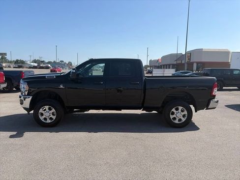 Used 2024 RAM 2500 Tradesman w/ Chrome Appearance Group AWD/4WD image 3