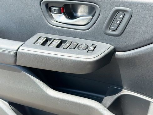 Used 2025 Honda Pilot EX-L image 17