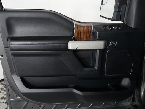 Used 2019 Ford F150 Lariat AWD/4WD image 13