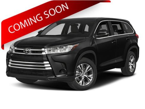 Used 2018 Toyota Highlander LE FWD image 1