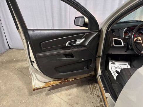 Used 2010 GMC Terrain SLE AWD/4WD image 2
