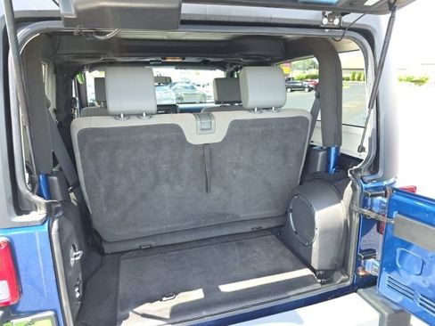 Used 2010 Jeep Wrangler Sahara w/ Dual Top Group AWD/4WD image 27