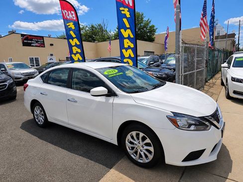 Used 2019 Nissan Sentra SV FWD image 2