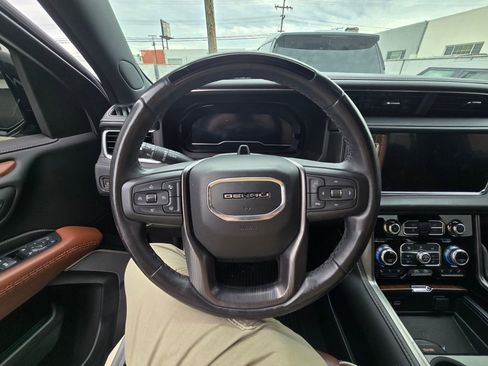 Used 2023 GMC Yukon Denali Ultimate image 12
