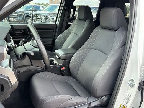 Used 2025 Toyota Tacoma SR5 AWD/4WD image 12