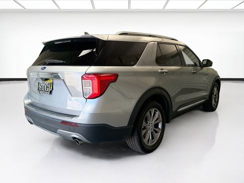 Used 2023 Ford Explorer Limited w/ Equipment Group 301A RWD image 4