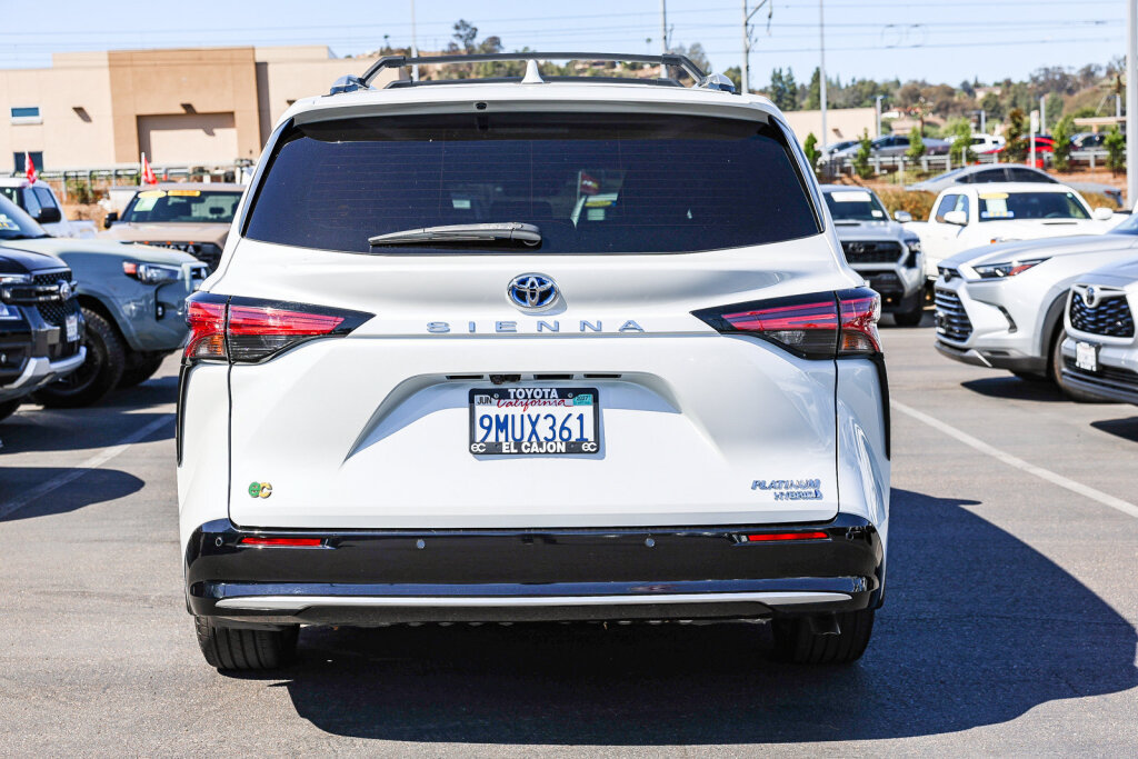 Certified 2024 Toyota Sienna Platinum FWD image 25