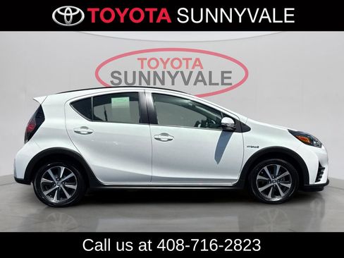 Used 2018 Toyota Prius C One w/ Carpet Mat Package FWD image 9