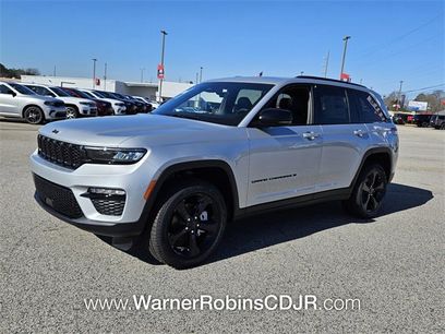 New 2025 Jeep Grand Cherokee Limited w/ Black Appearance Package
