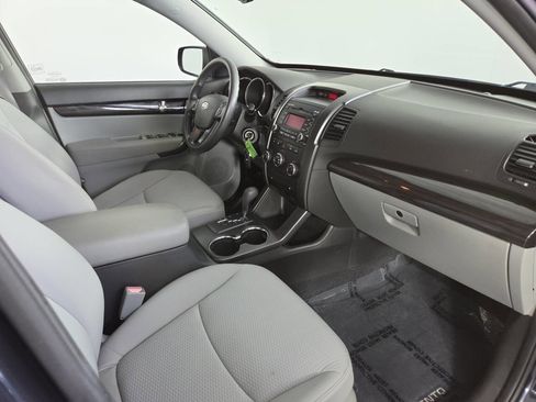 Used 2012 Kia Sorento LX w/ Convenience Pkg FWD image 27