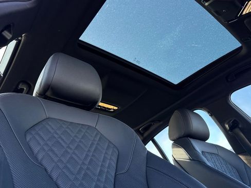 Used 2021 BMW 530i w/ Convenience Package image 17