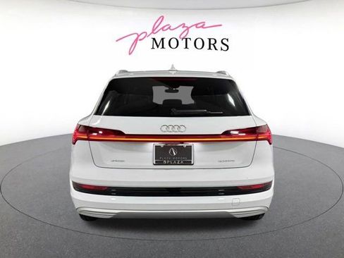 Used 2023 Audi e-tron Premium Plus w/ Premium Plus Package AWD/4WD image 5