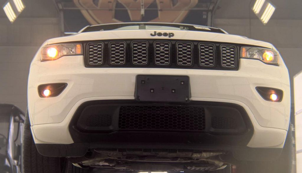 Used 2020 Jeep Grand Cherokee Altitude AWD/4WD image 2