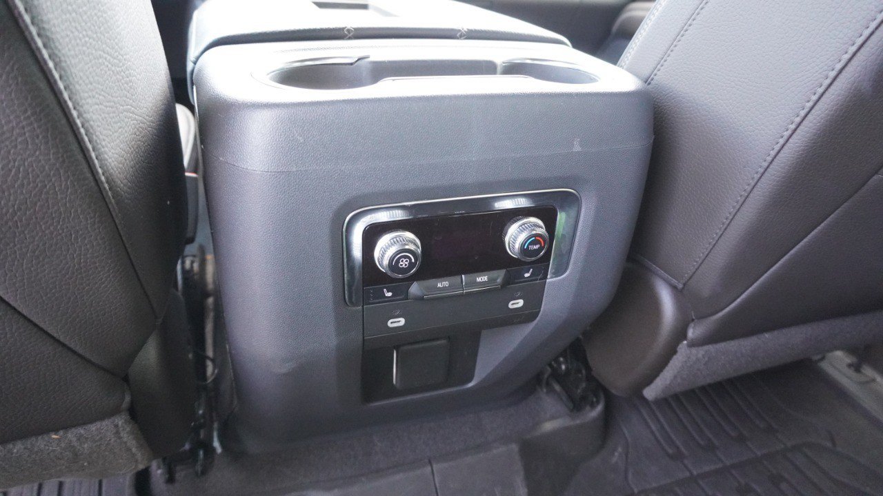 Used 2021 GMC Yukon XL Denali w/ Denali Premium Package RWD image 14
