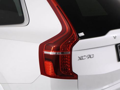 Used 2023 Volvo XC90 T8 Plus AWD/4WD image 18