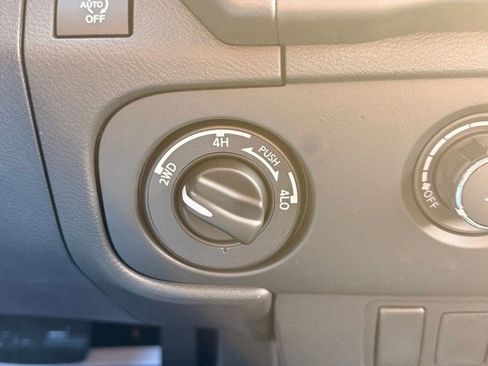 New 2026 Nissan Frontier S image 28