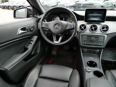 Used 2017 Mercedes-Benz GLA 250 4MATIC image 9