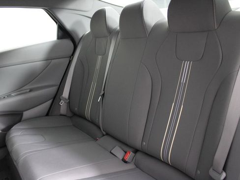 Certified 2025 Hyundai Elantra Sport image 19