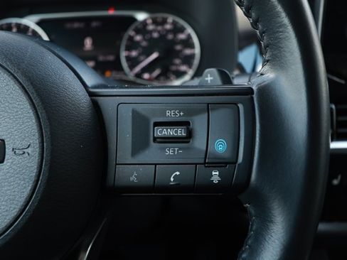 Used 2025 Nissan Pathfinder SV FWD image 14