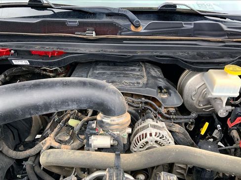 Used 2019 RAM 1500 Laramie RWD image 32