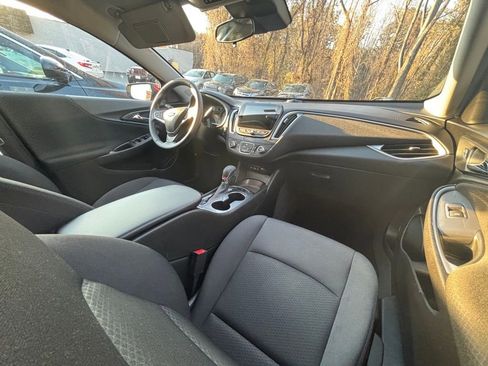 Used 2024 Chevrolet Malibu RS image 18